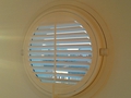 http://www.rousselstores.fr/sites/default/files/imagecache/normal/Shutters%20rond%20en%20applique.jpg